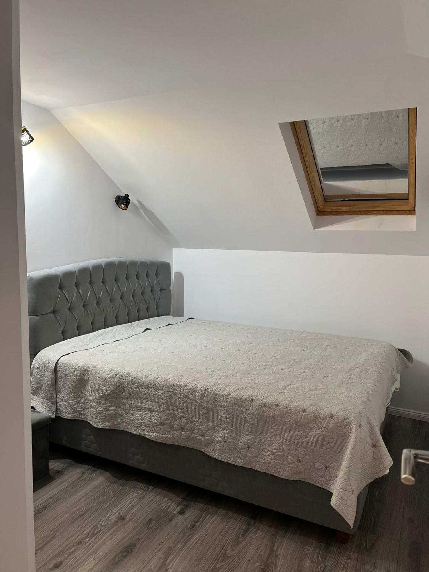 Apartament Mansarda Venus Ramnicu Valcea Ngoại thất bức ảnh